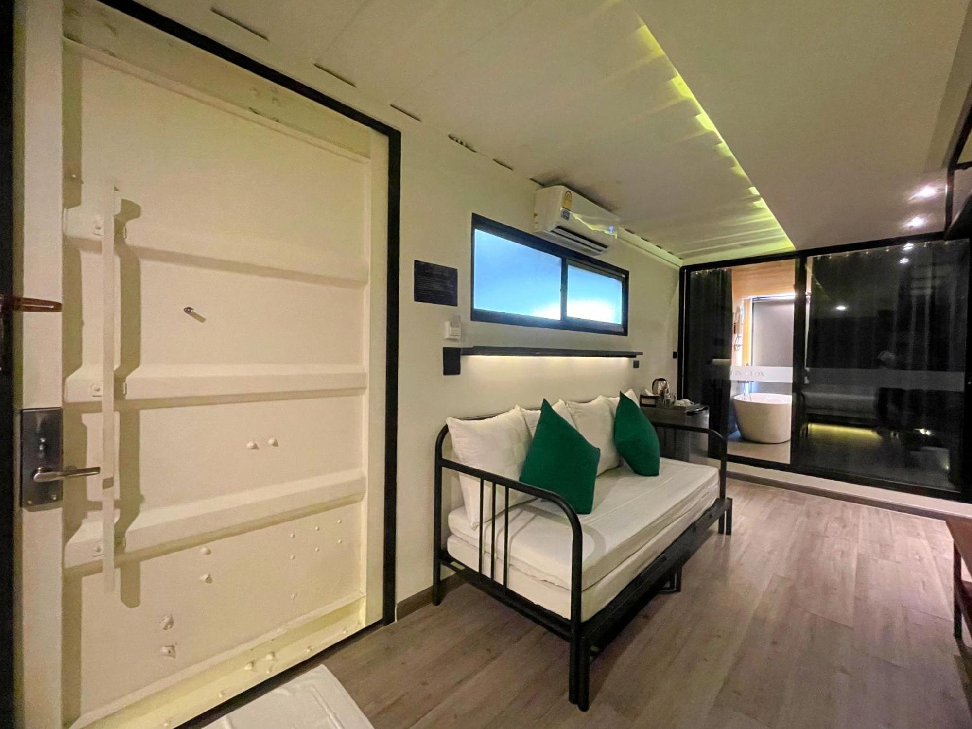 Hotel Nights In A Box à Ban Muang  Chambre photo